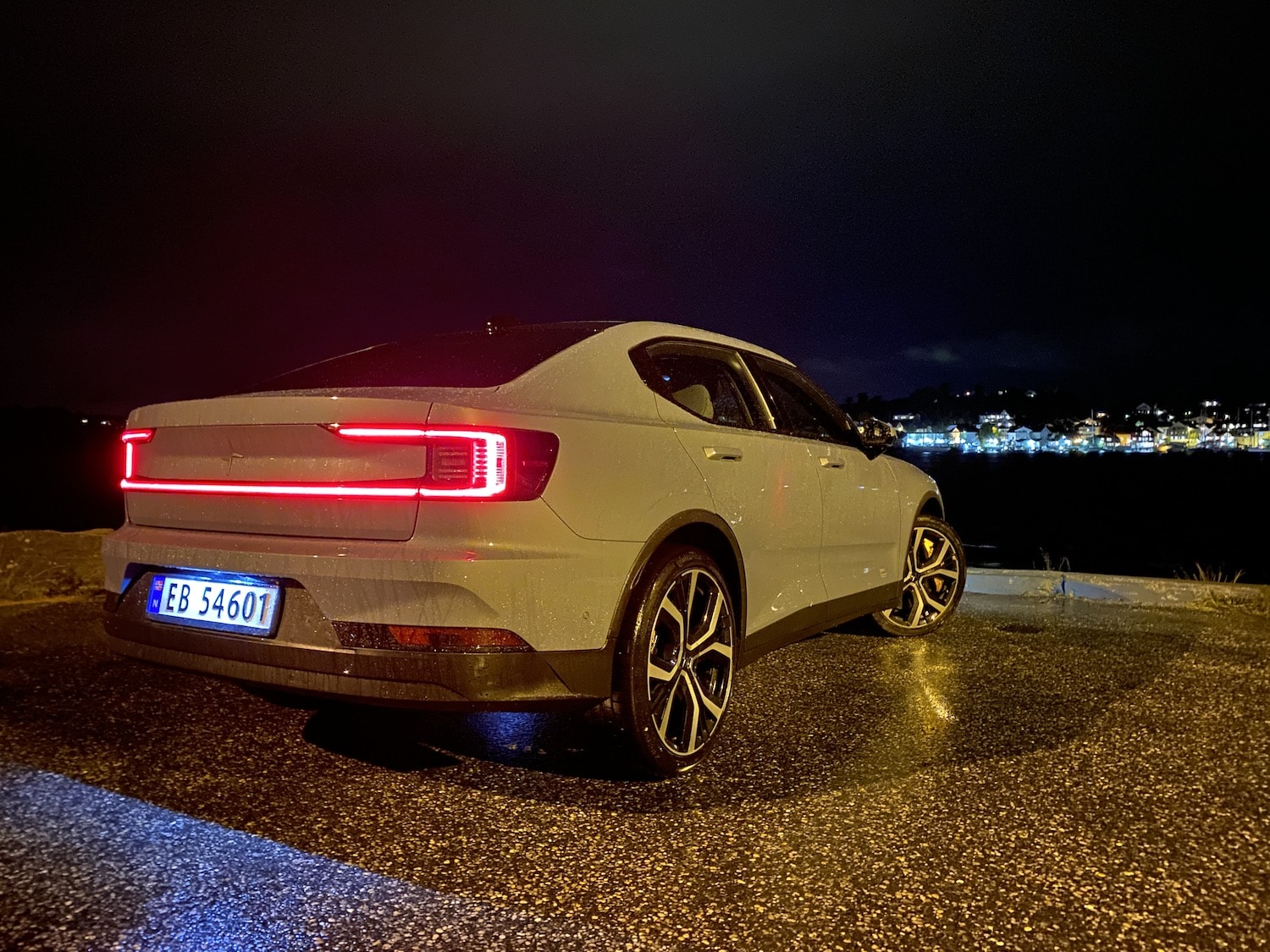 Polestar 2 Thunder by night bak hoeyre - Nybiltester