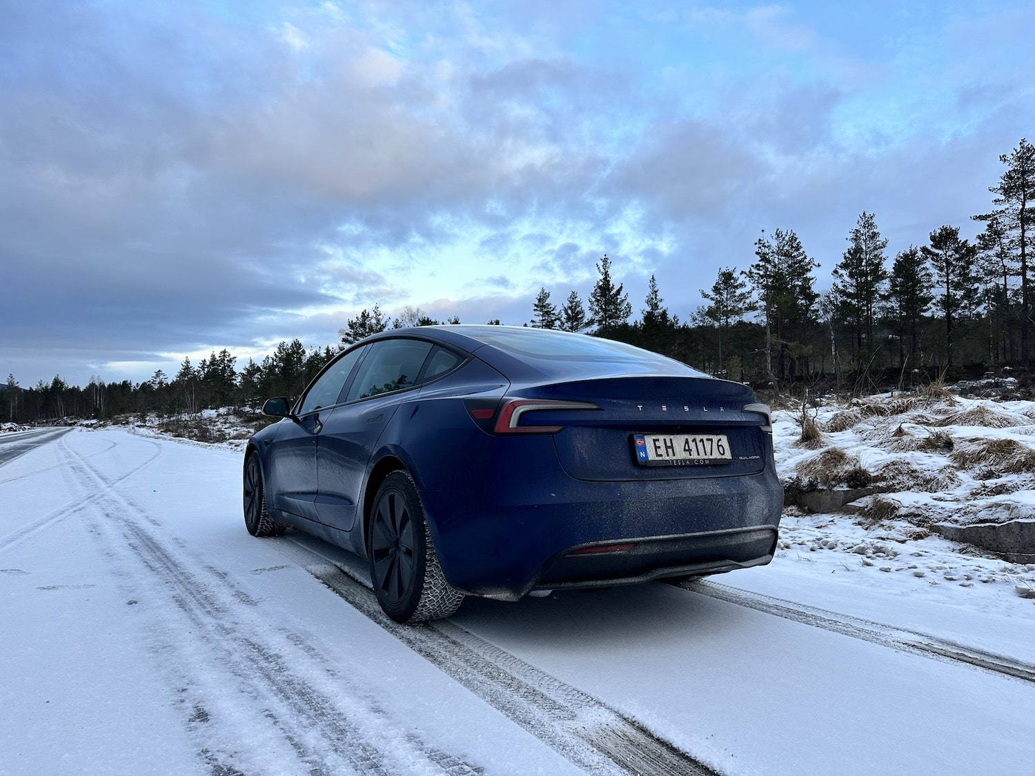 Test av nye Tesla Model 3 Long Range (des 2023) - Nybiltester